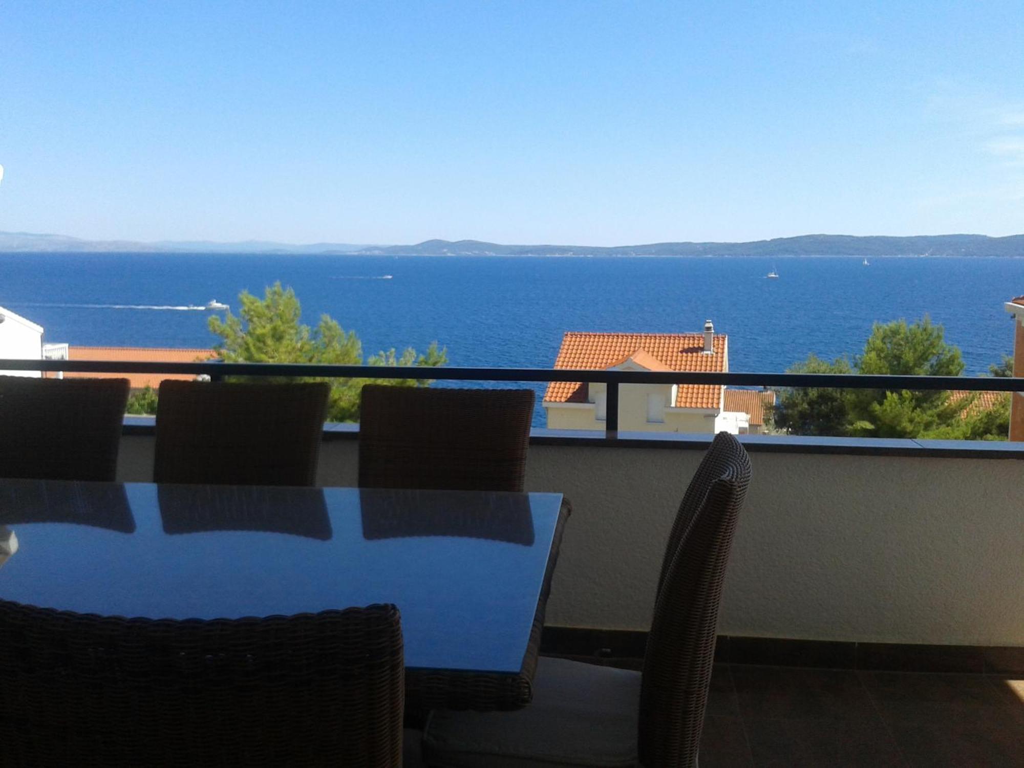 Apartmani Svalina - Seaview And 130M From Beach Trogir Buitenkant foto