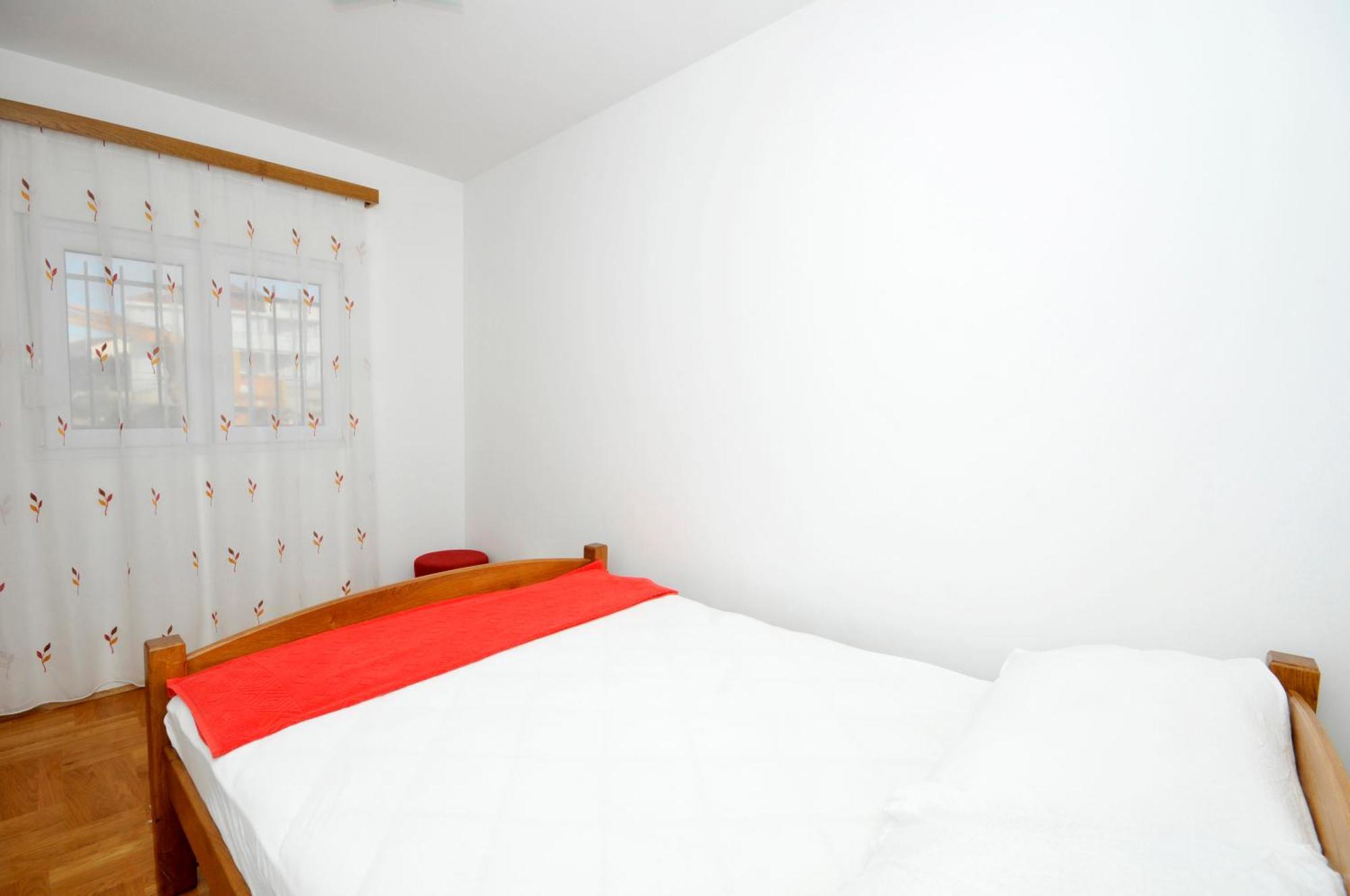Apartmani Svalina - Seaview And 130M From Beach Trogir Buitenkant foto