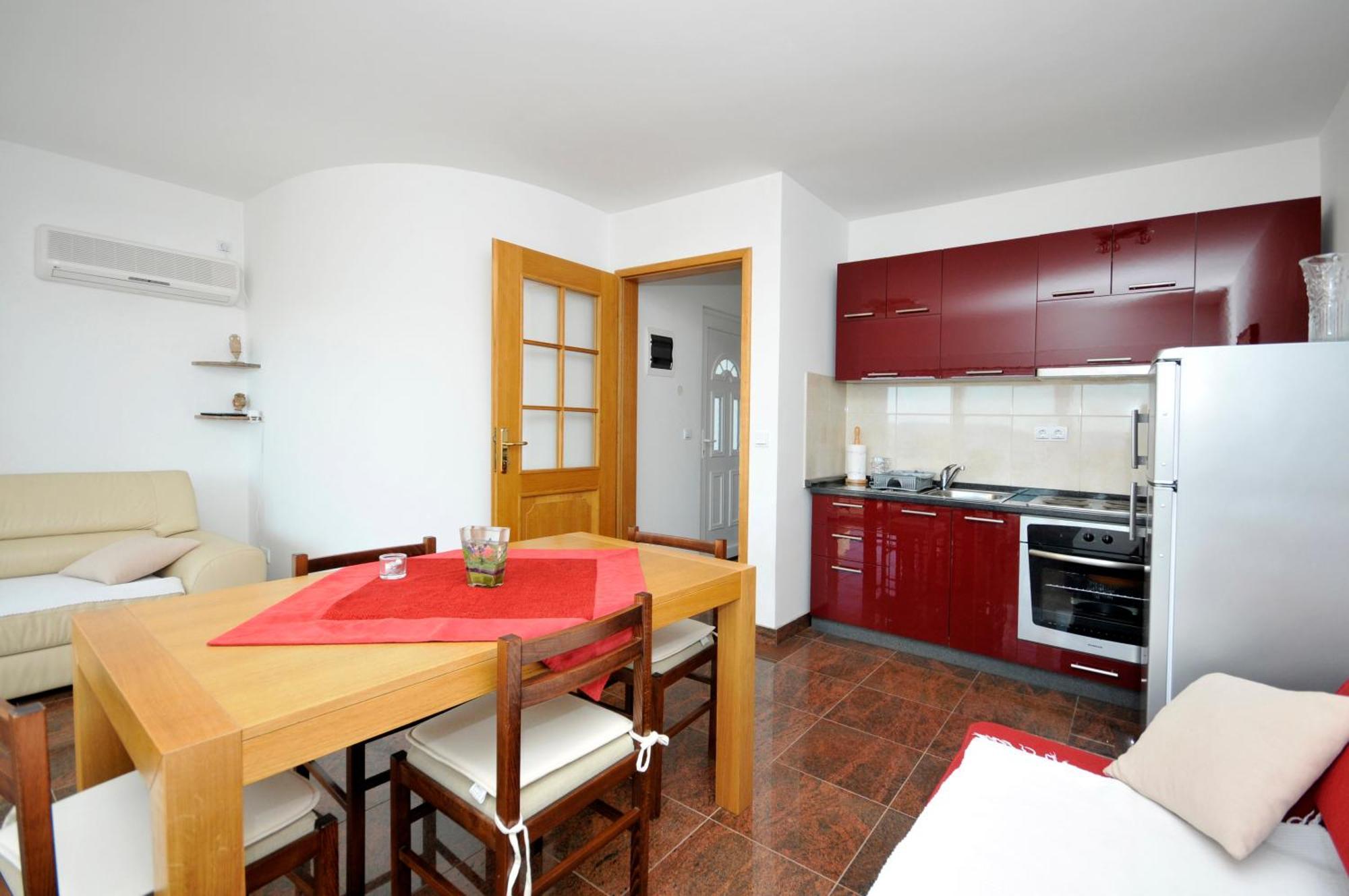 Apartmani Svalina - Seaview And 130M From Beach Trogir Buitenkant foto