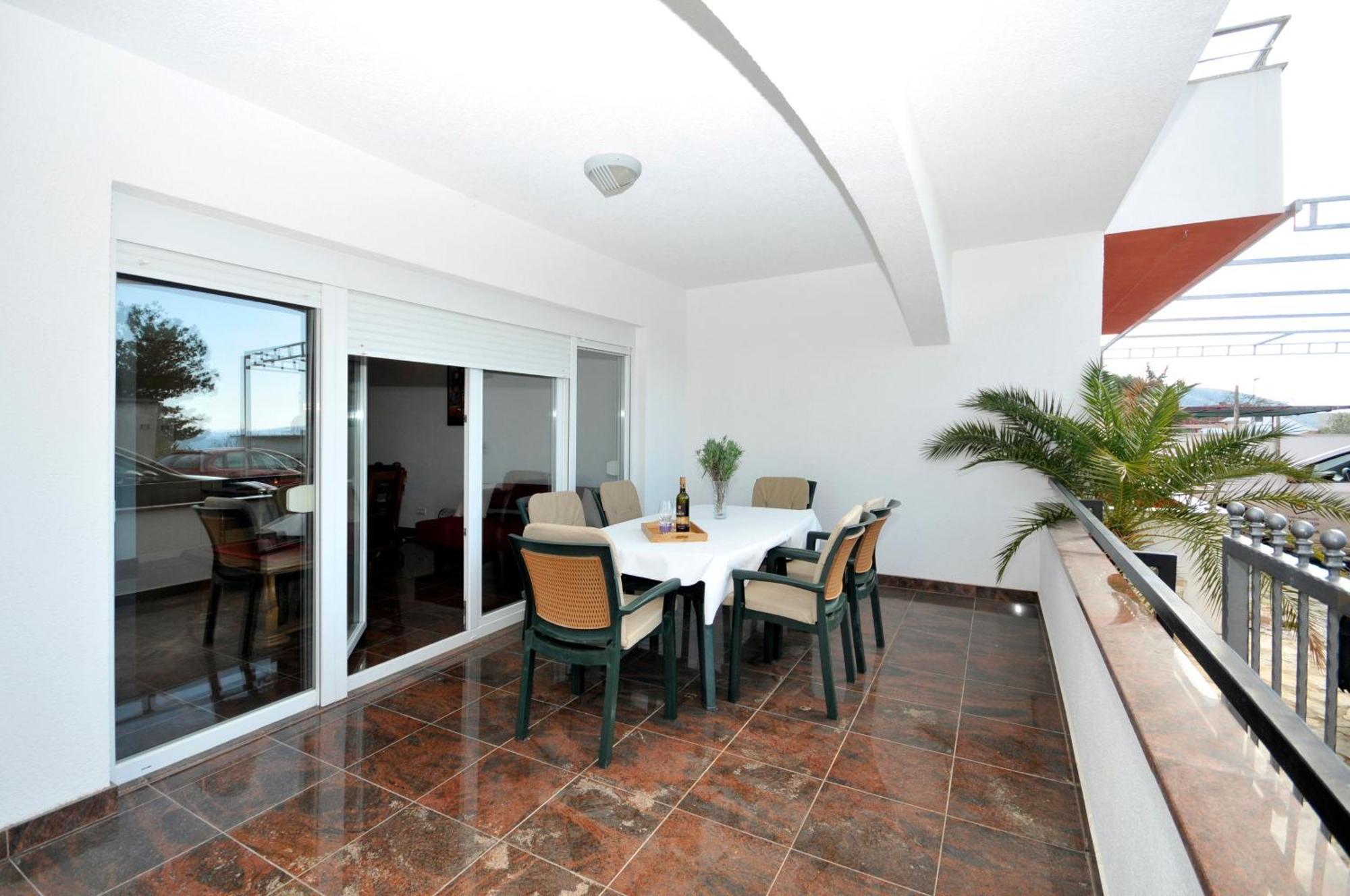 Apartmani Svalina - Seaview And 130M From Beach Trogir Buitenkant foto