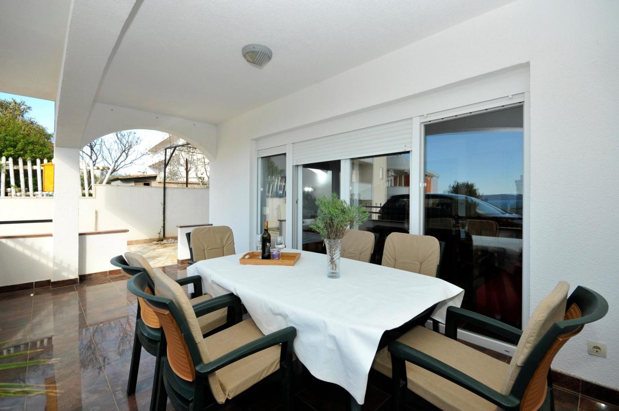 Apartmani Svalina - Seaview And 130M From Beach Trogir Buitenkant foto