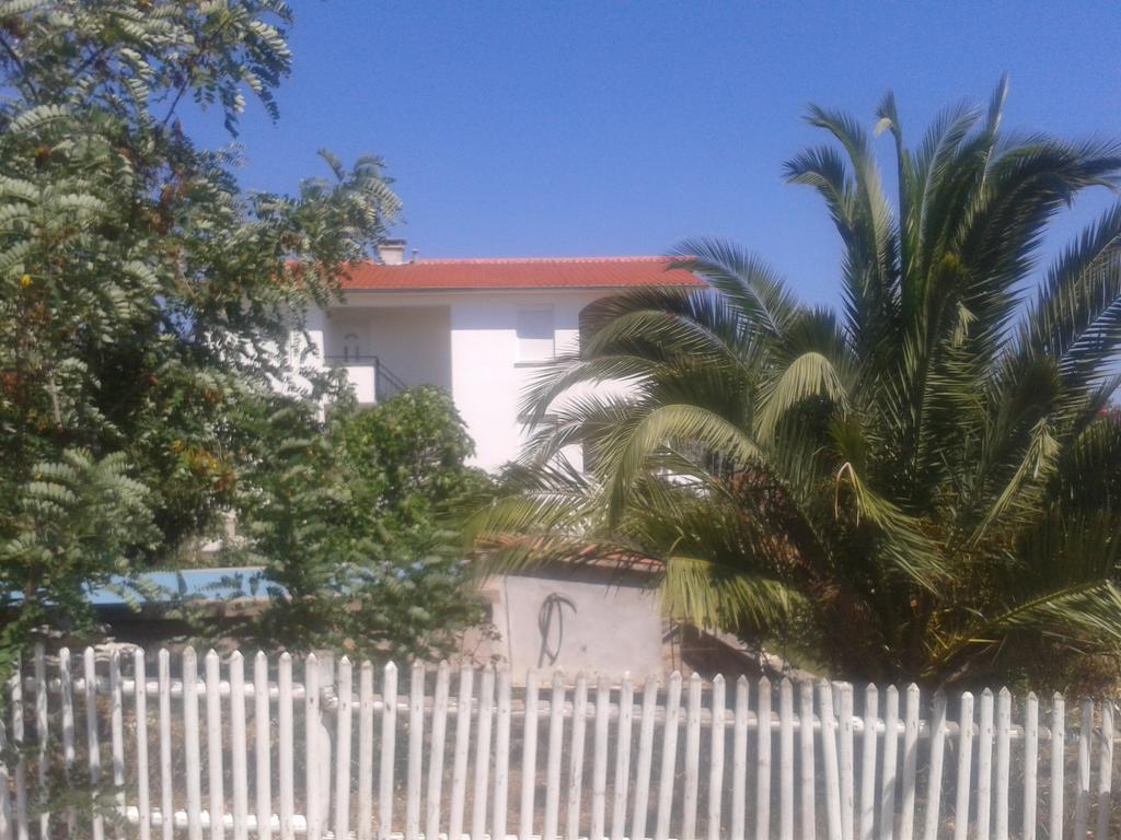 Apartmani Svalina - Seaview And 130M From Beach Trogir Buitenkant foto