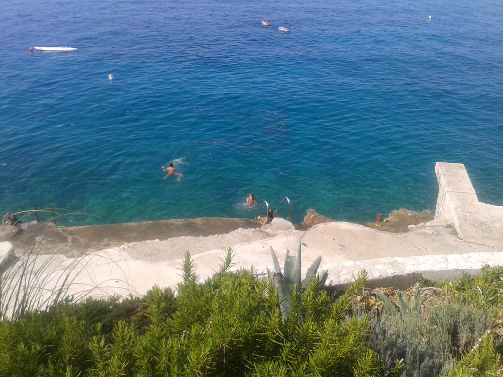 Apartmani Svalina - Seaview And 130M From Beach Trogir Buitenkant foto