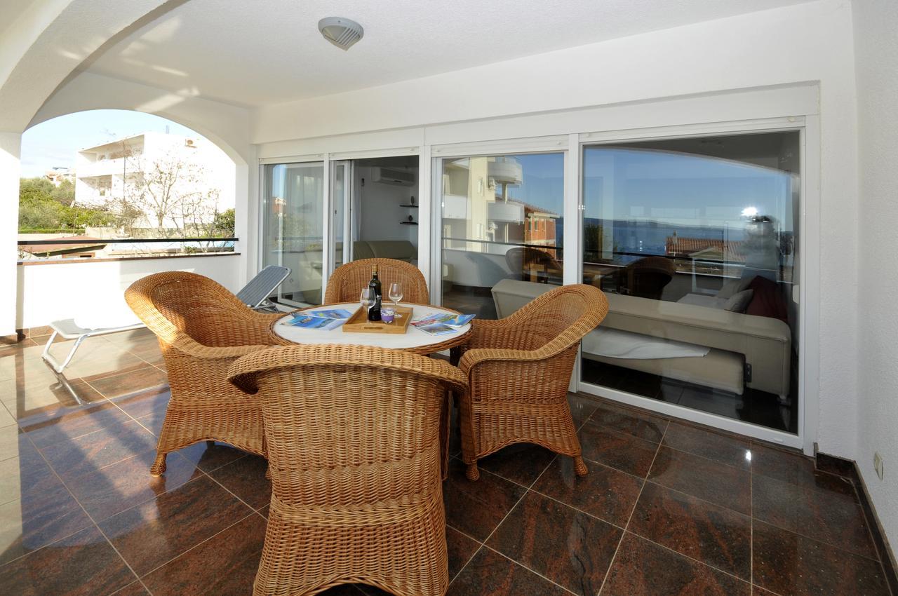 Apartmani Svalina - Seaview And 130M From Beach Trogir Buitenkant foto